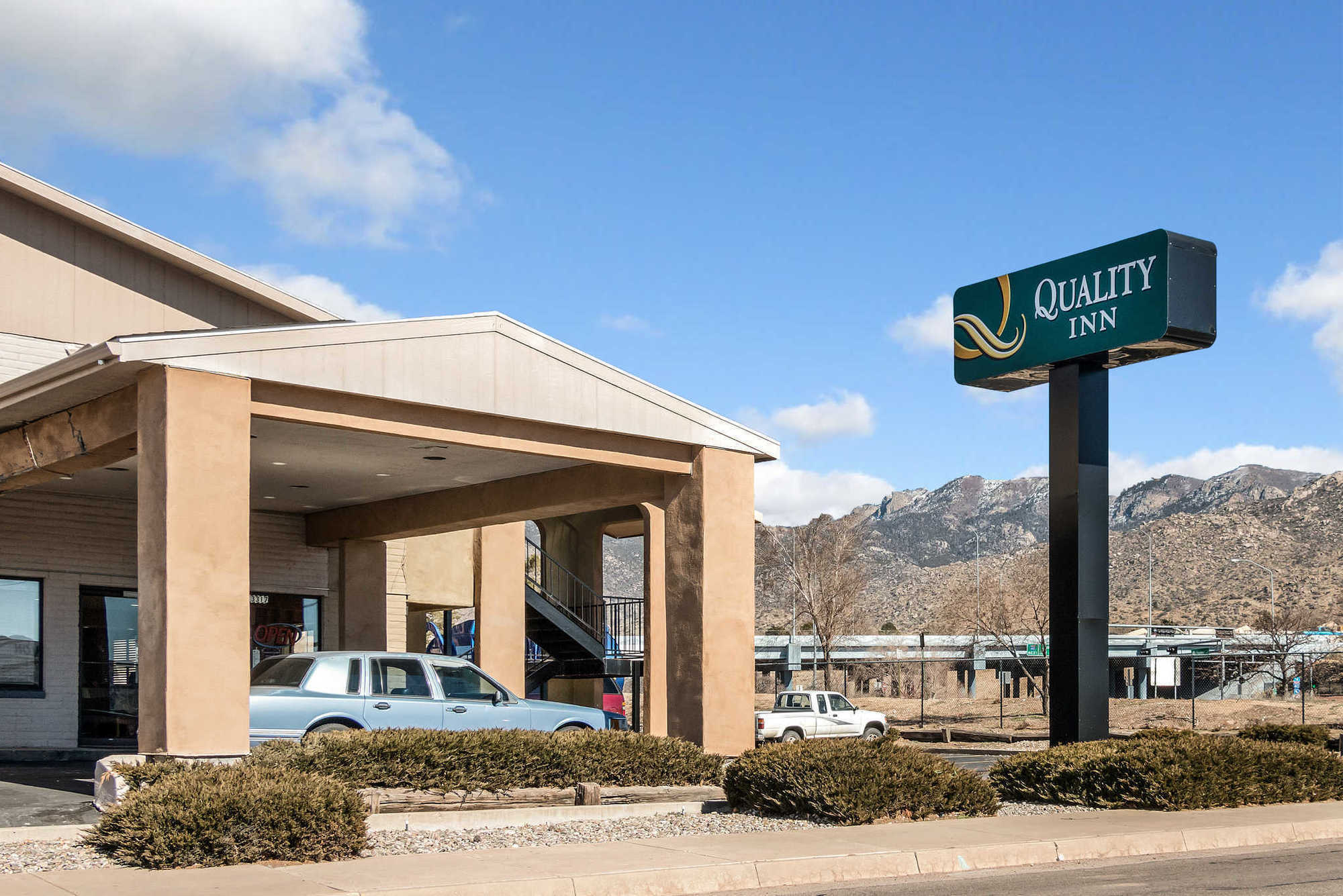 Desert Sands Inn & Suites Albuquerque Esterno foto